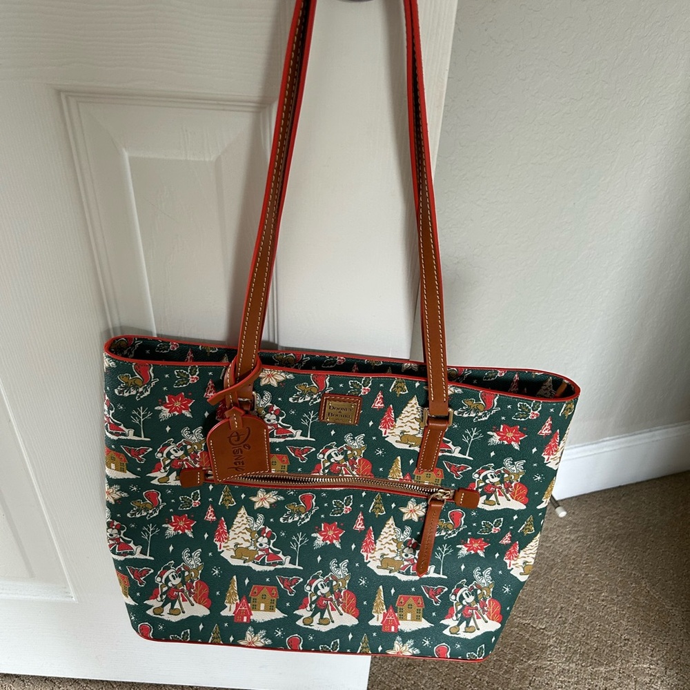 Disney- Dooney & Bourke Mickey and Minnie Mouse Holiday Tote-NWOT